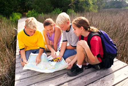 Bērni, izmantojot karti un GPS | Sheknows.com