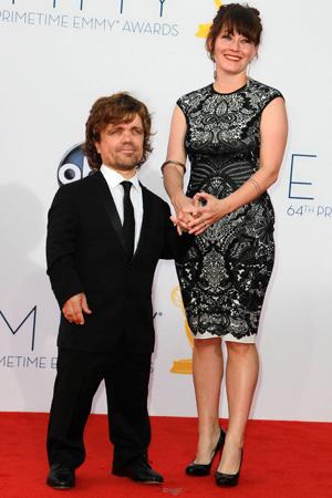 بيتر دينكلاج مع زوجته في Emmys