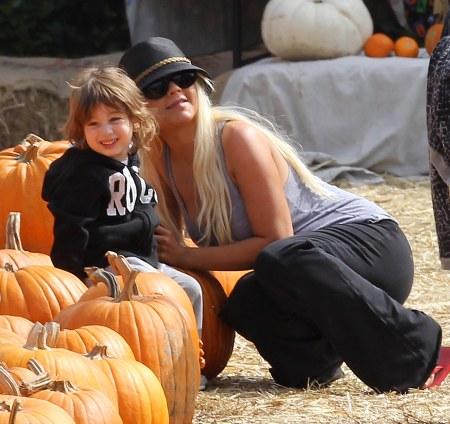 Halloween en Hollywood: Christina Aguilera y su hijo Max